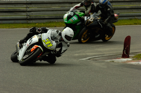 Steven Tirsgaard fører Super Bike-klassen an forud for August-løbet på FDM Jyllandsringen.